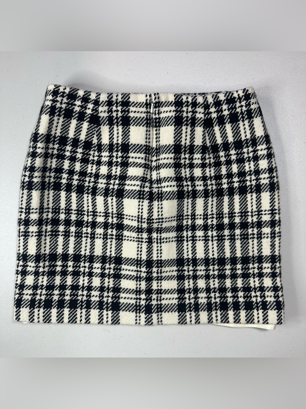 Eddie Bauer Petite 10 Wool Blend Plaid Mini Skirt Black Ivory Lined Career - Picture 3 of 8
